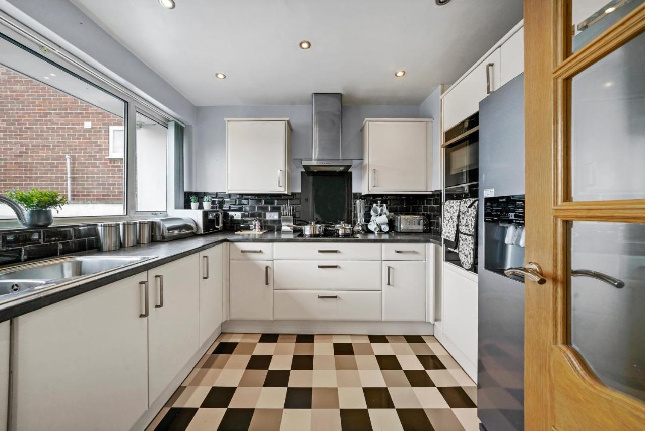 The Stylish Warwick Abode - Balcony - Garden Villa Leek Wootton Bagian luar foto